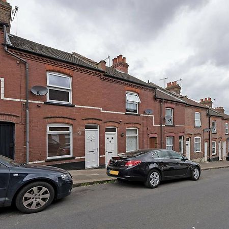 Cambridge House - Modern 2 Bedroom House, Close To Luton Airport & Town Centre Экстерьер фото