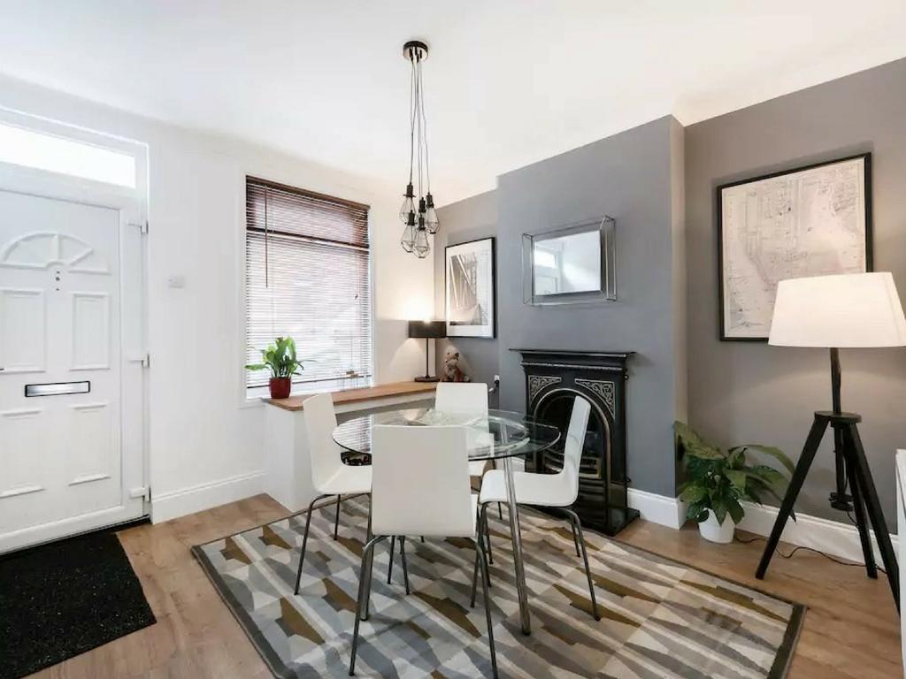 Cambridge House - Modern 2 Bedroom House, Close To Luton Airport & Town Centre Экстерьер фото