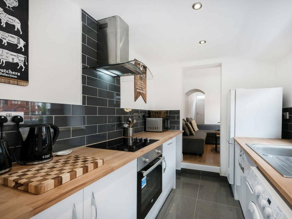 Cambridge House - Modern 2 Bedroom House, Close To Luton Airport & Town Centre Экстерьер фото
