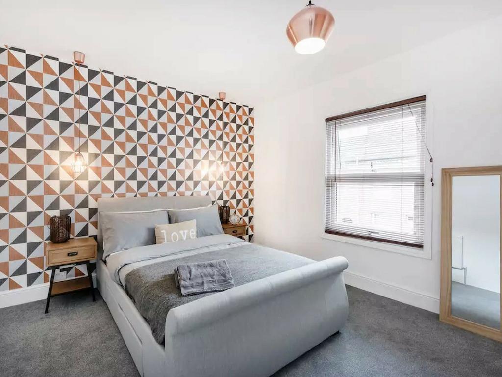 Cambridge House - Modern 2 Bedroom House, Close To Luton Airport & Town Centre Экстерьер фото